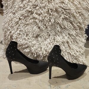 Nine West Elegant Platform Black High Heels with Studded Detail Size 7